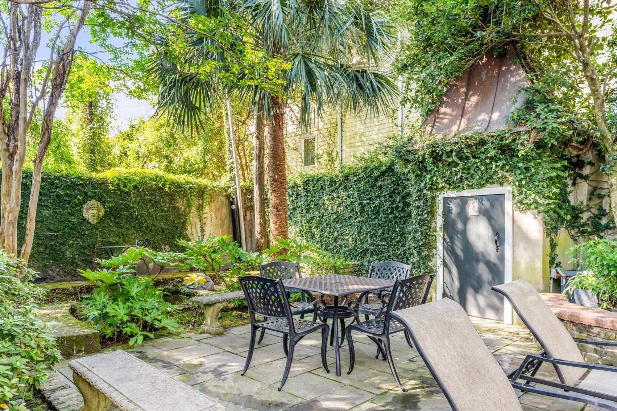 Serene Cottage With Beautiful Garden And Heated Pool 查尔斯顿 外观 照片