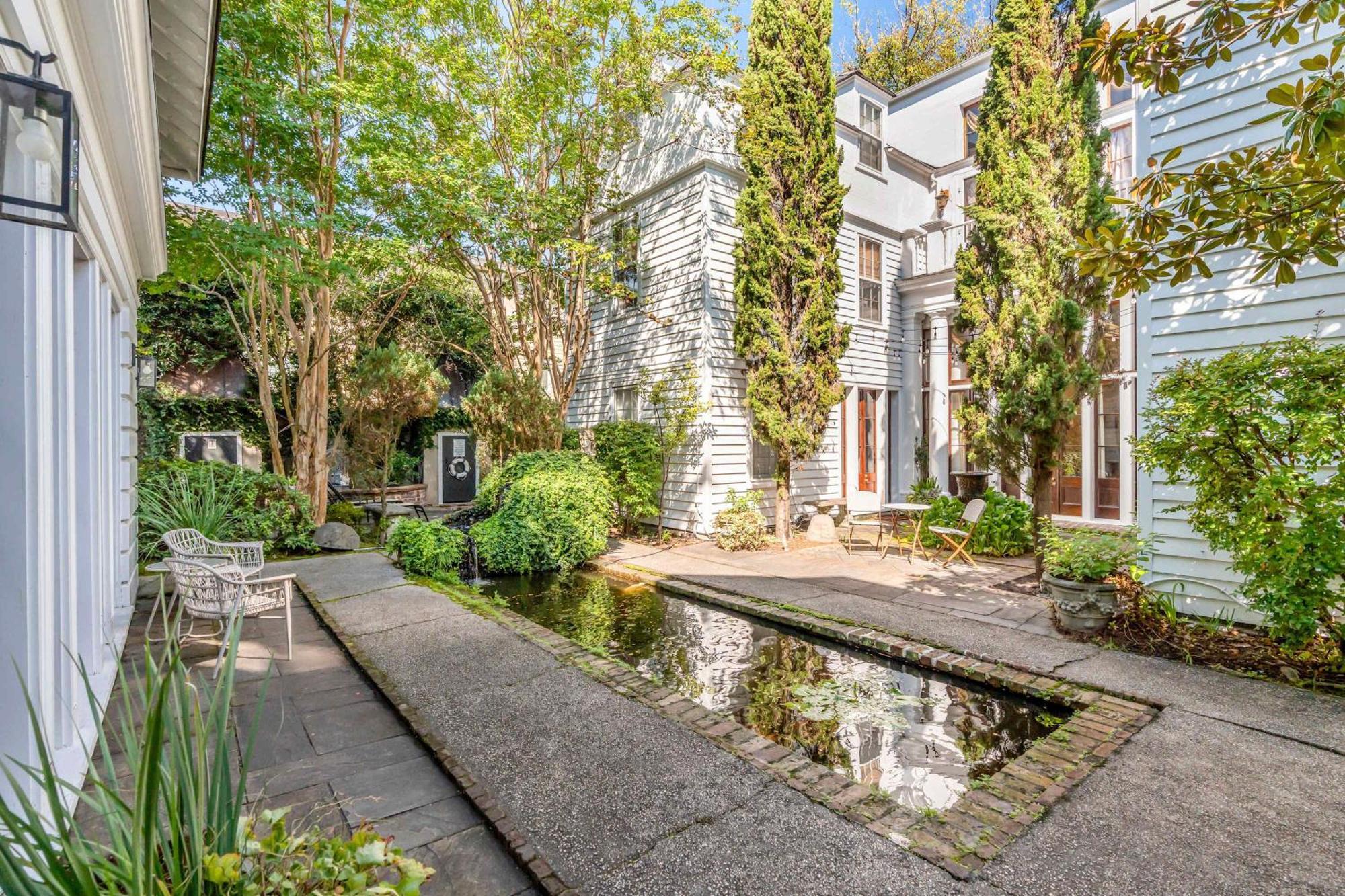 Serene Cottage With Beautiful Garden And Heated Pool 查尔斯顿 外观 照片