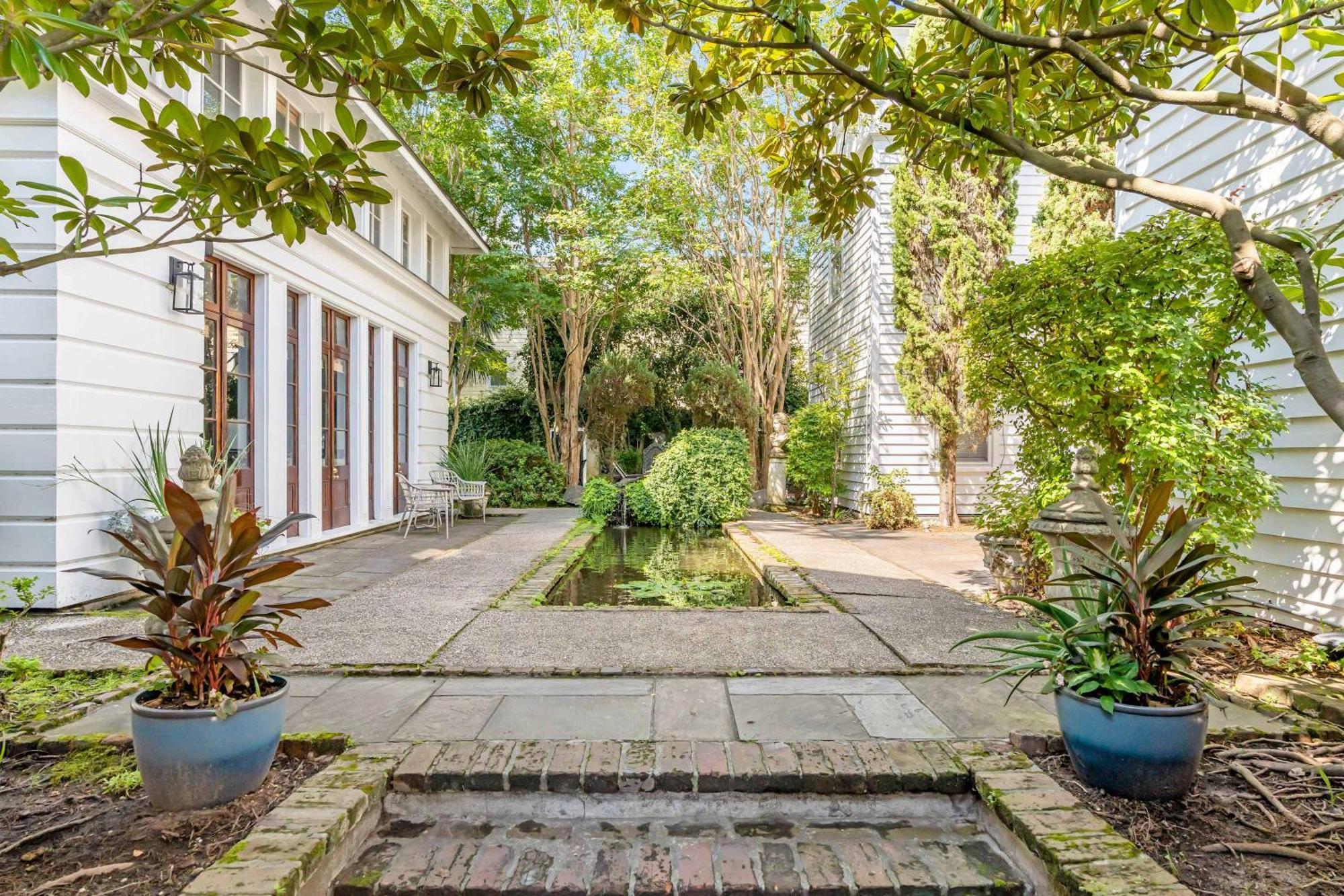Serene Cottage With Beautiful Garden And Heated Pool 查尔斯顿 外观 照片